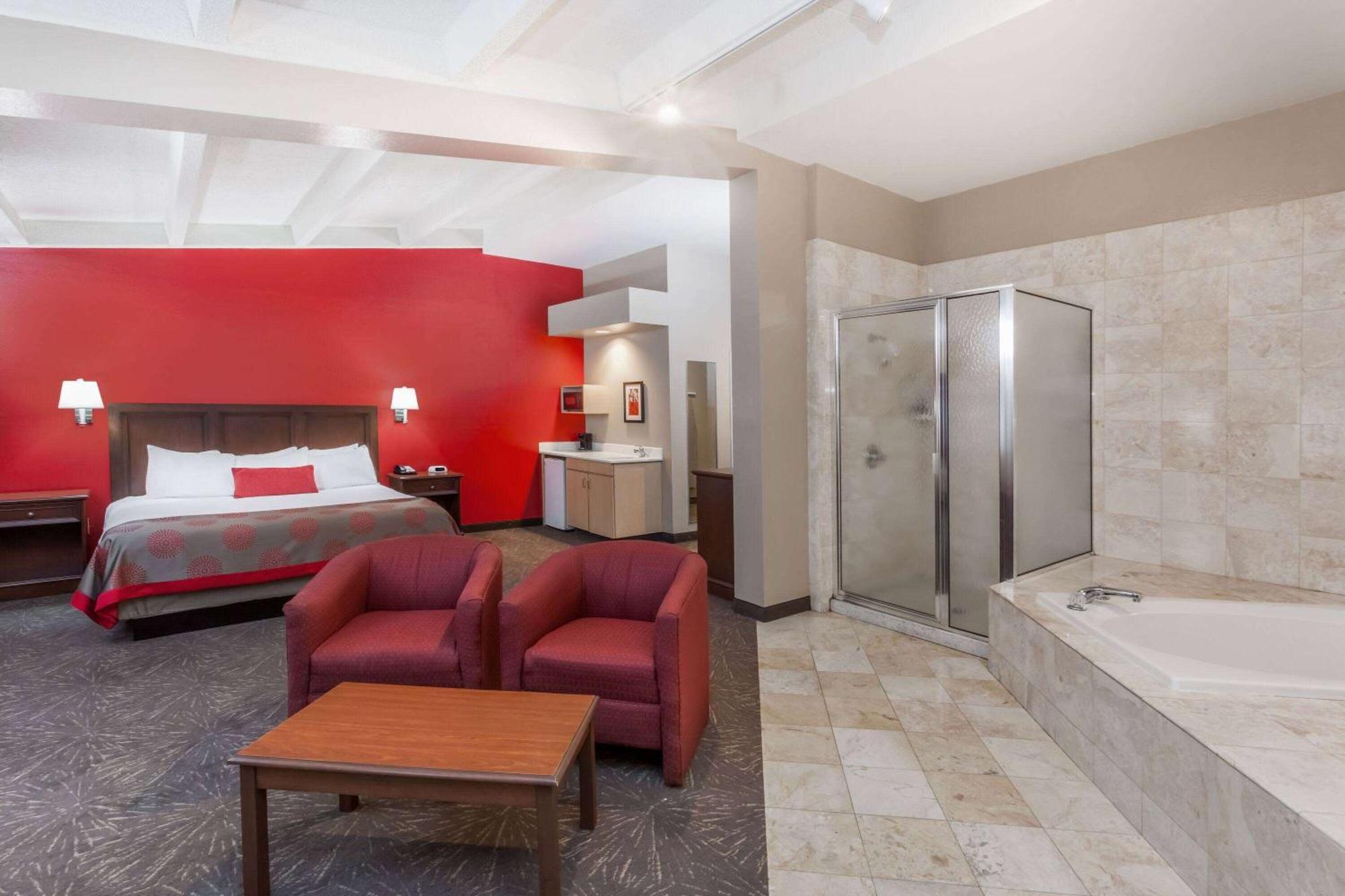 Ramada By Wyndham Hammond Hotel & Conference Center Bagian luar foto
