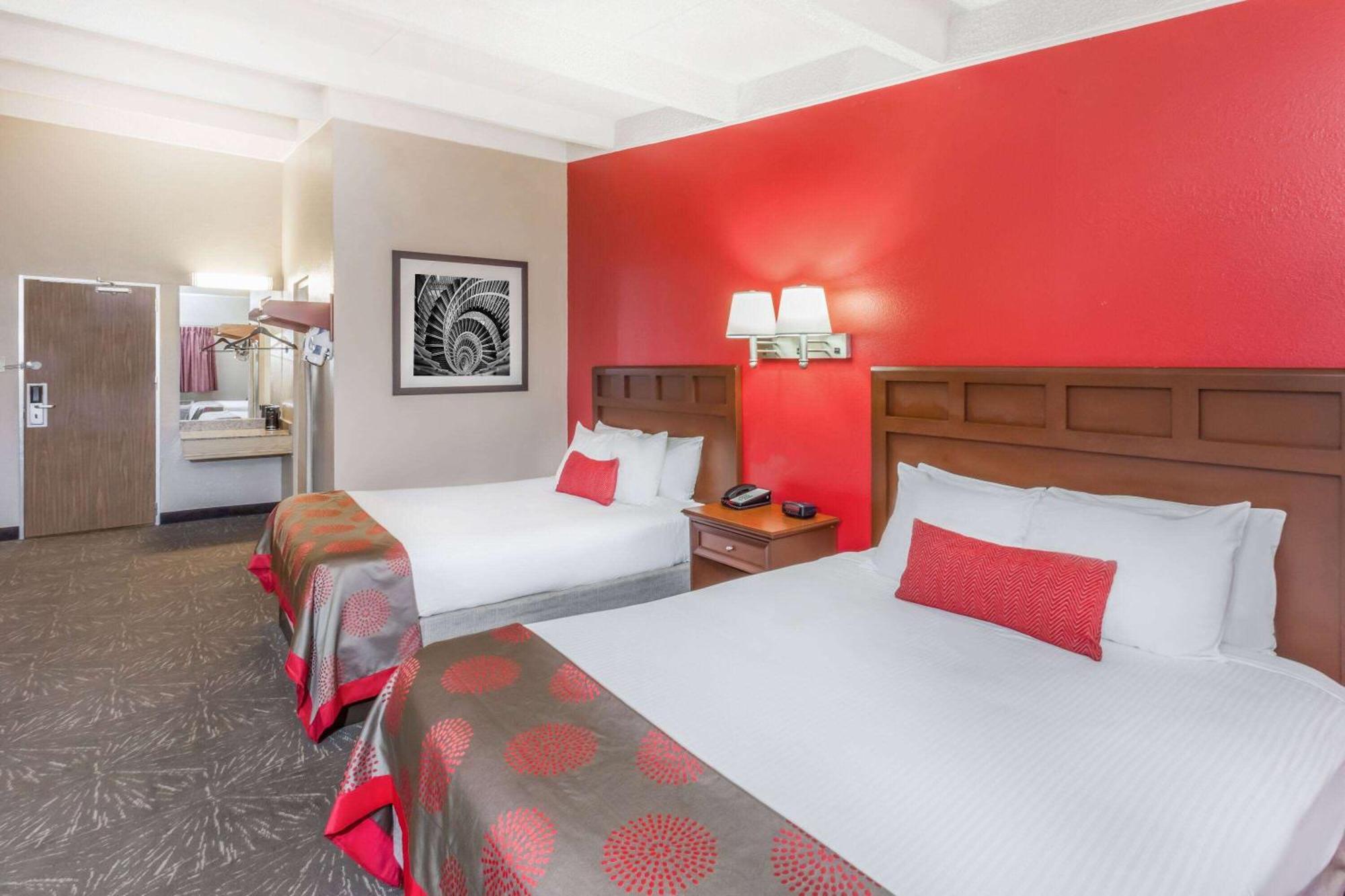 Ramada By Wyndham Hammond Hotel & Conference Center Bagian luar foto