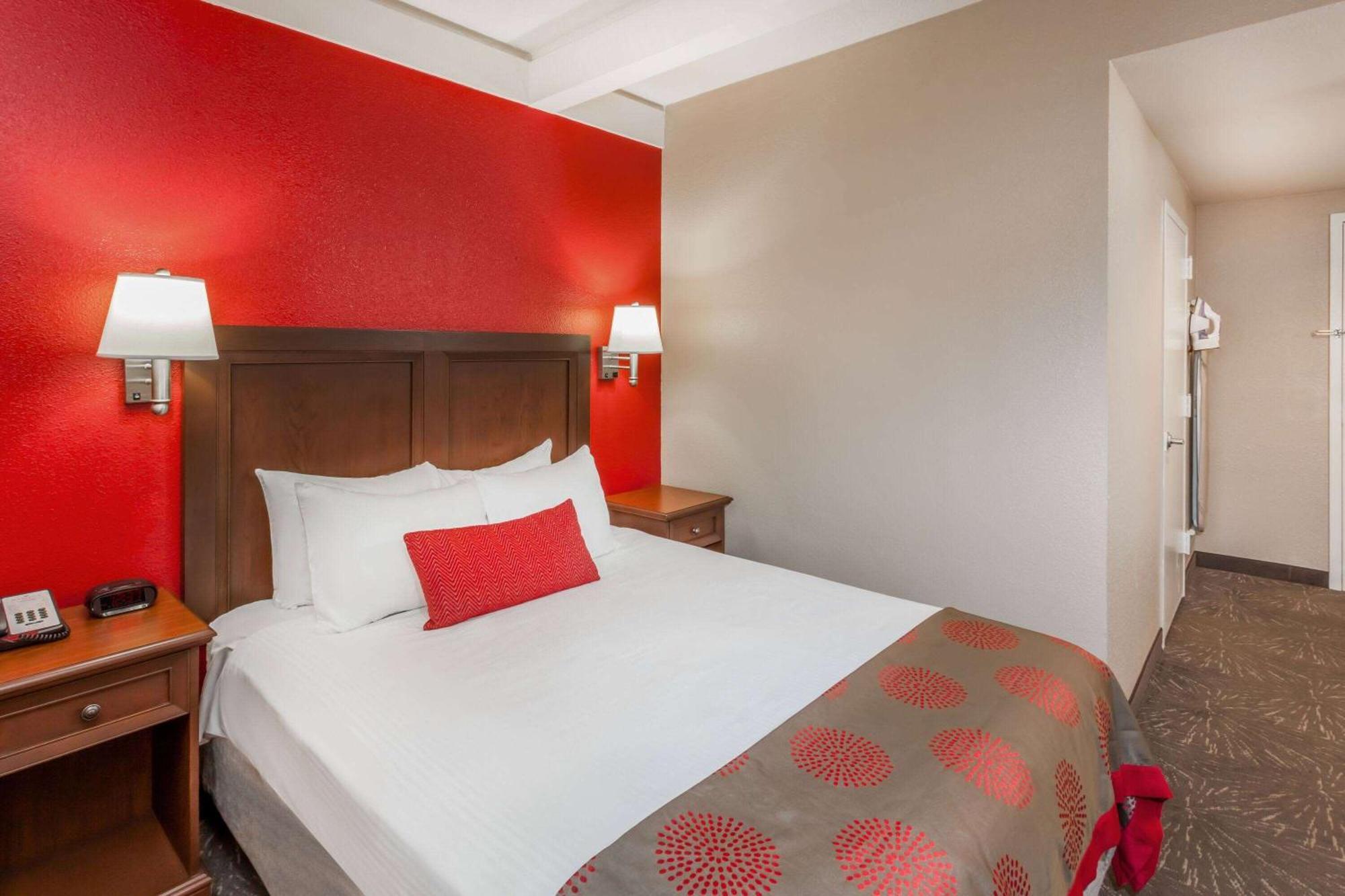 Ramada By Wyndham Hammond Hotel & Conference Center Bagian luar foto